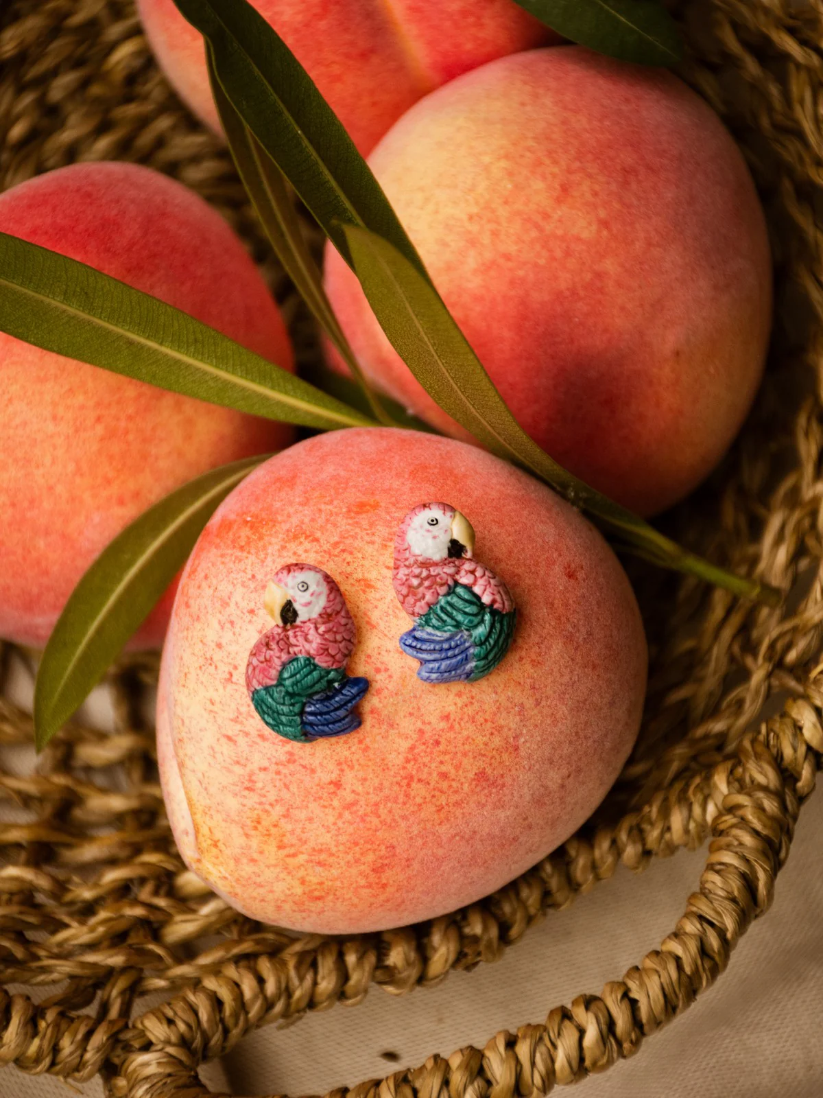 Boucles d'oreilles puces - Perroquet rose - Image 3