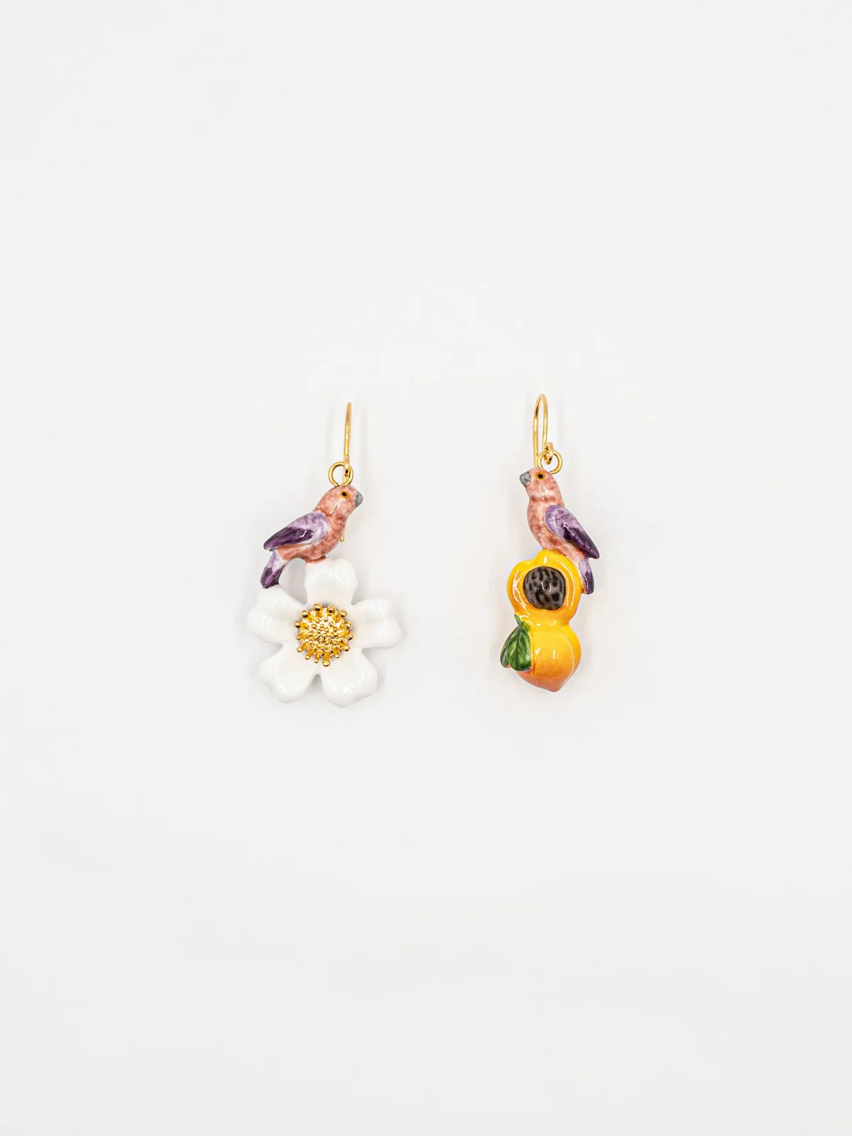 Boucles d'oreilles asymétrique fleur et pèche