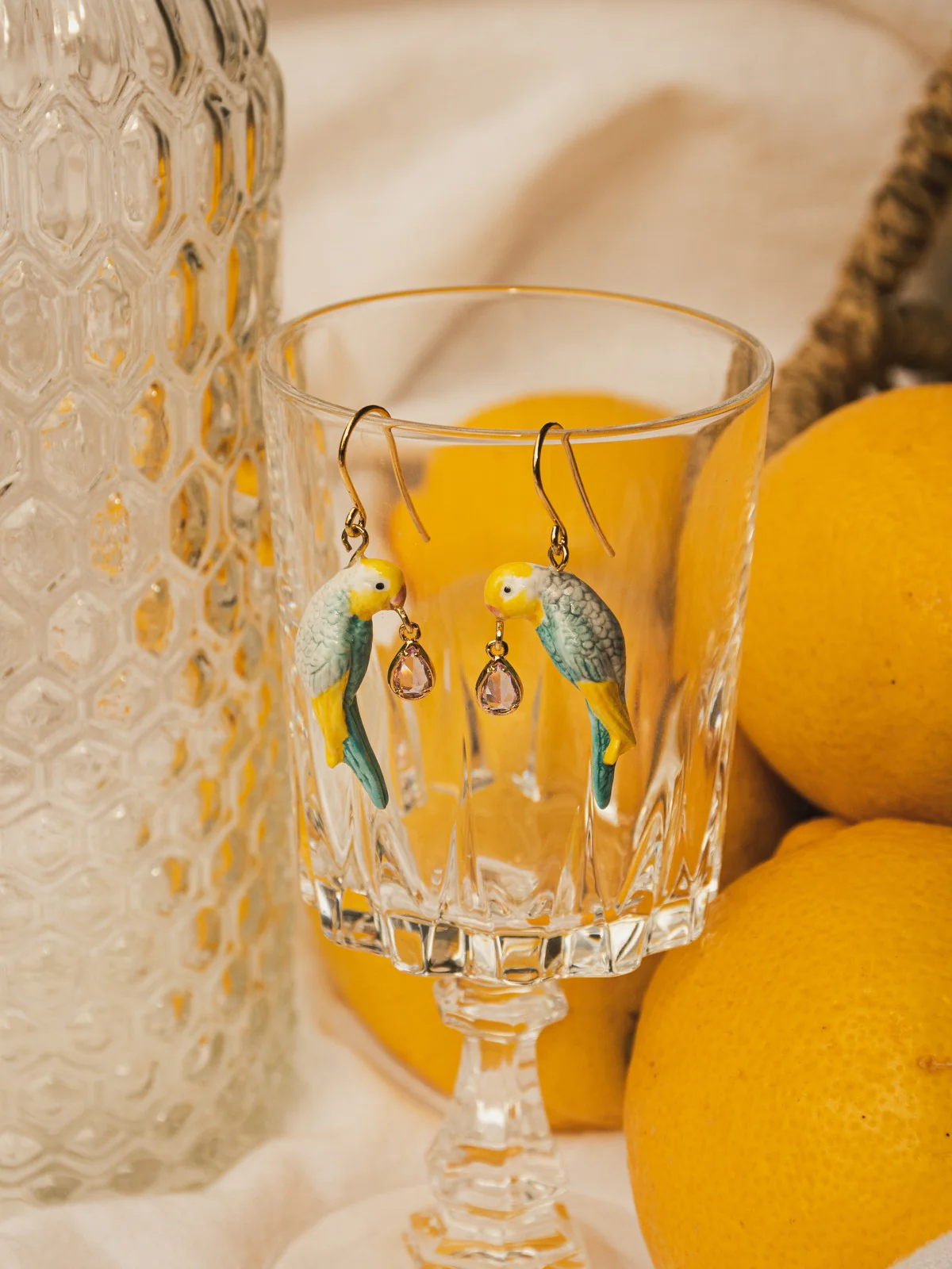 Boucles d'oreilles perruche bleue avec pampille - Image 3
