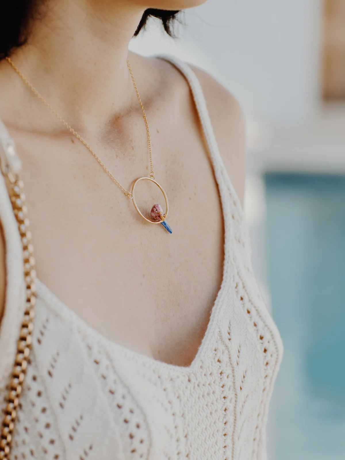 Collier rond perroquet rose - Image 2