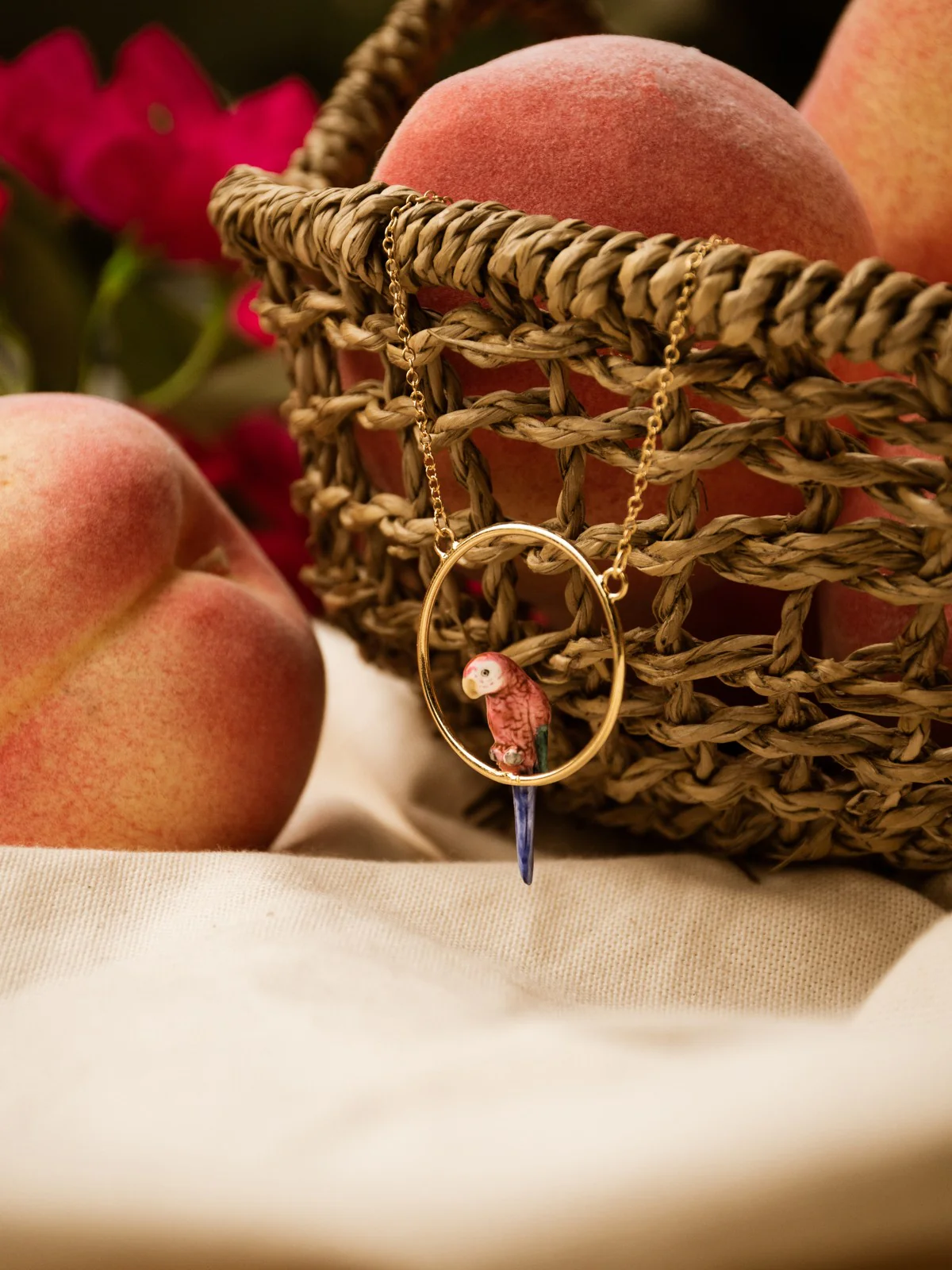 Collier rond perroquet rose - Image 4