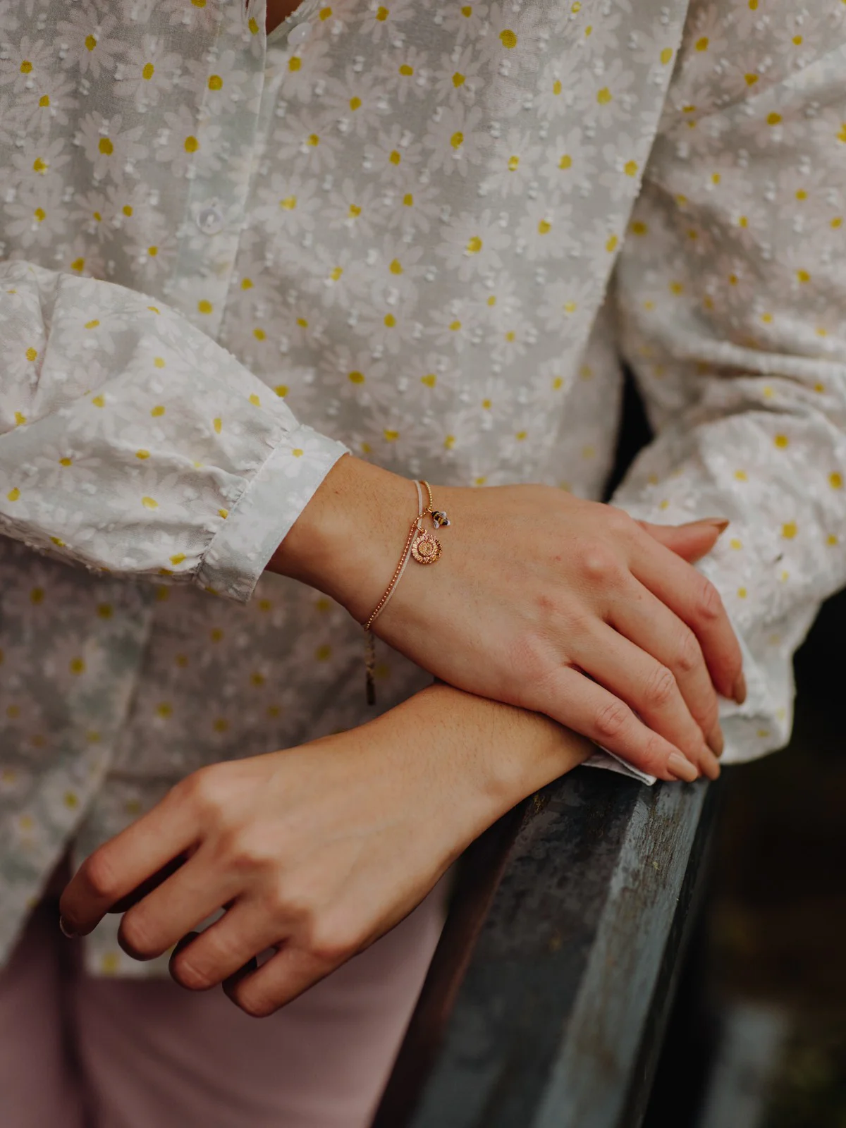 Bracelet double abeille & tournesol - Image 2