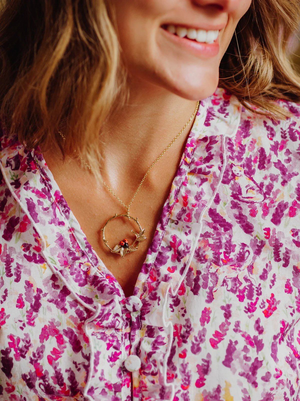 Collier coccinelle sur branche ronde - Image 2