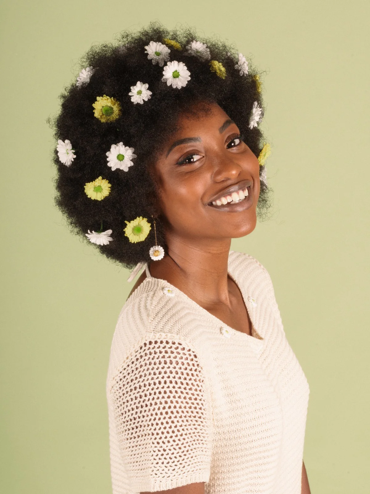 Boucles d'oreilles marguerite avec pistil doré - Flower Power - Image 2