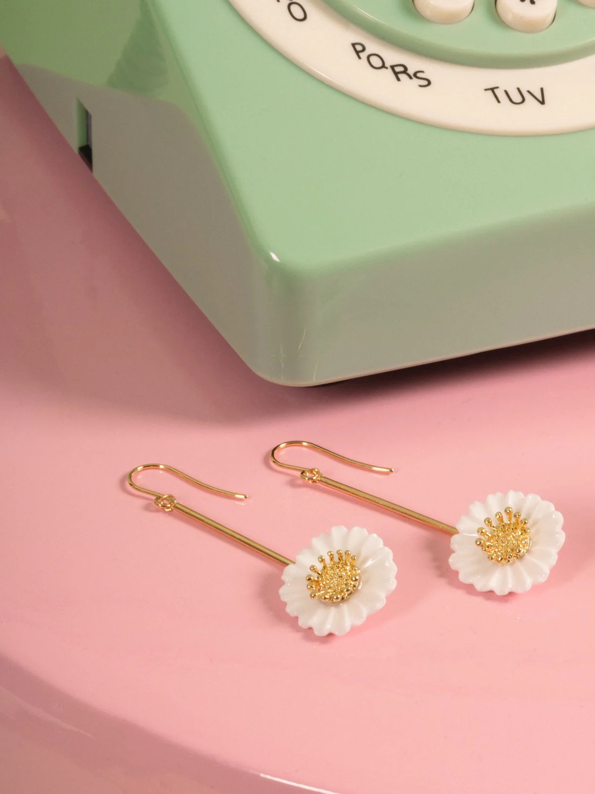 Boucles d'oreilles marguerite avec pistil doré - Flower Power - Image 5