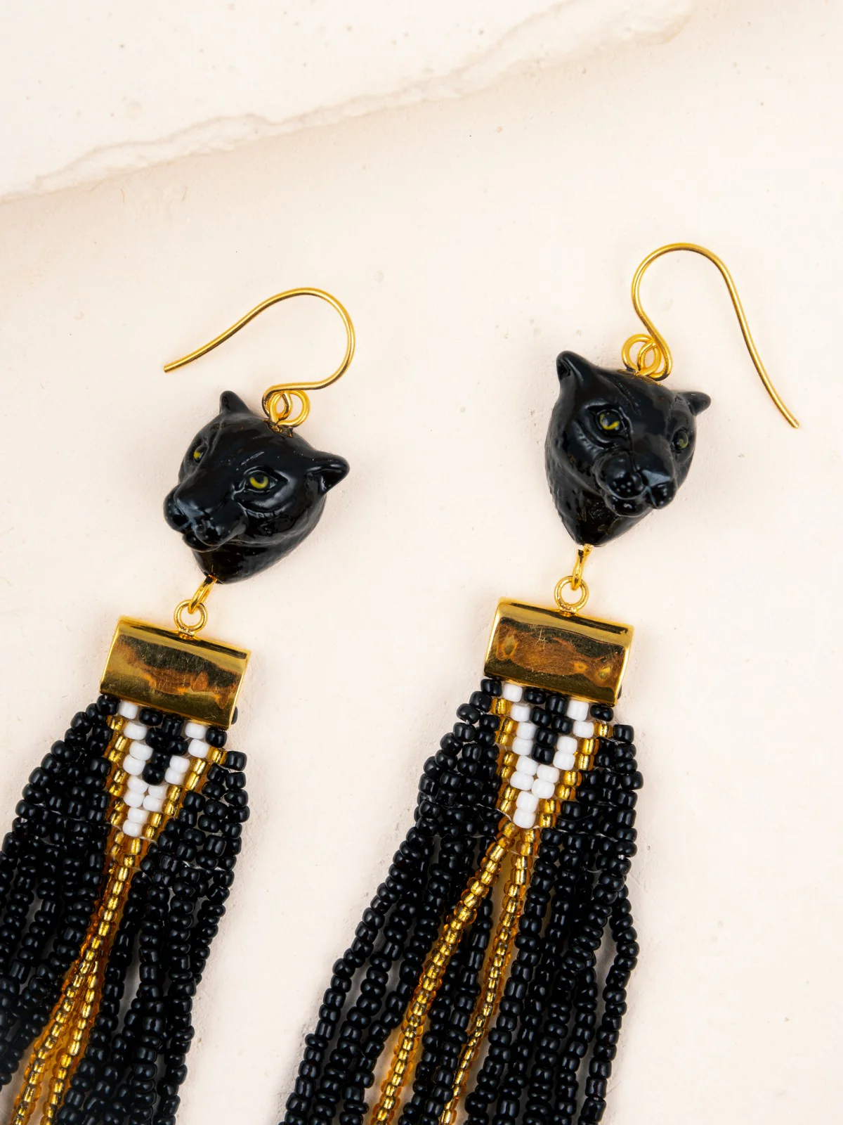 Boucles d'oreilles pendantes panthère noire et perles - Capsule anniversaire - Image 5