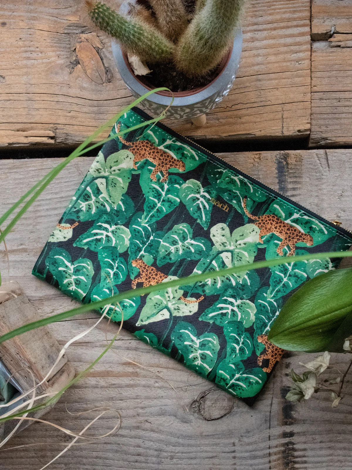 Pochette feuilles & léopard - Image 3