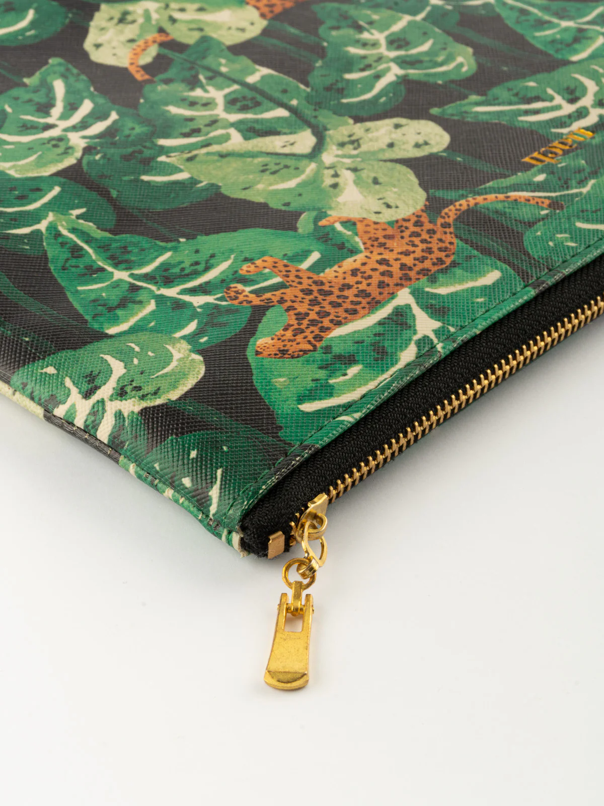 Pochette feuilles & léopard - Image 4