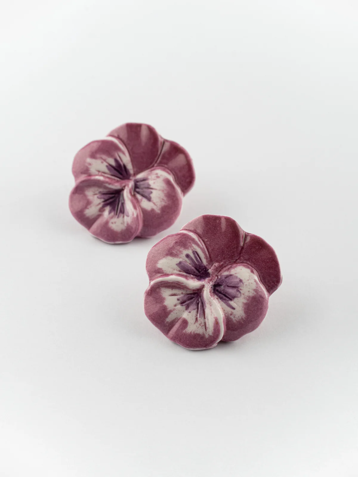 Boucles d'oreilles puces - Fleur pensée - Image 7