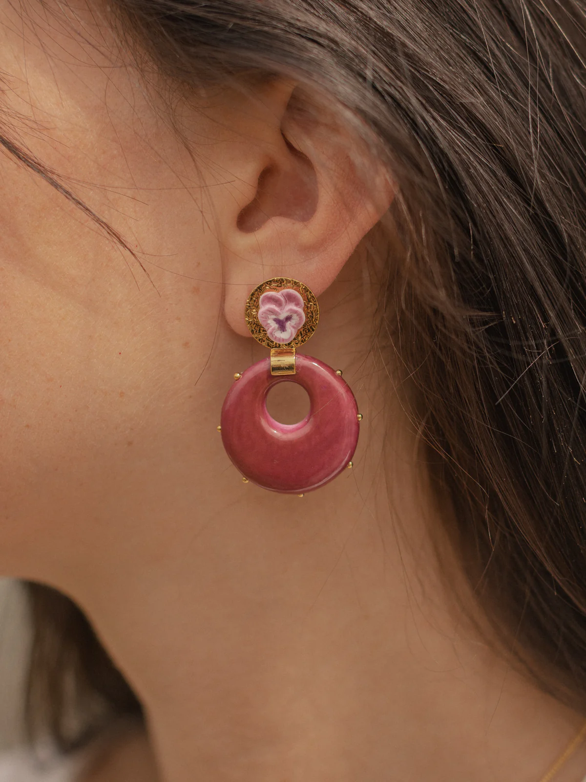 Boucles d'oreilles pensée & porcelaine cloutée - Image 2