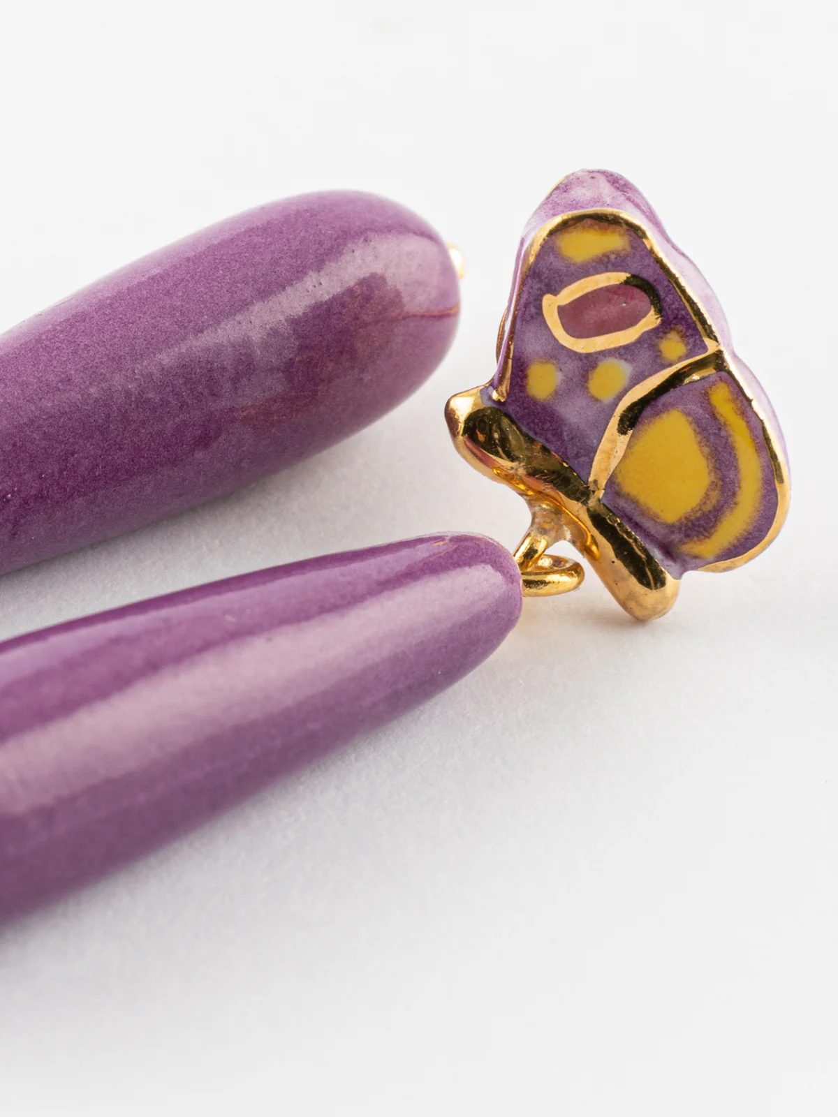 Boucles d'oreilles papillon violet & goutte - Image 4