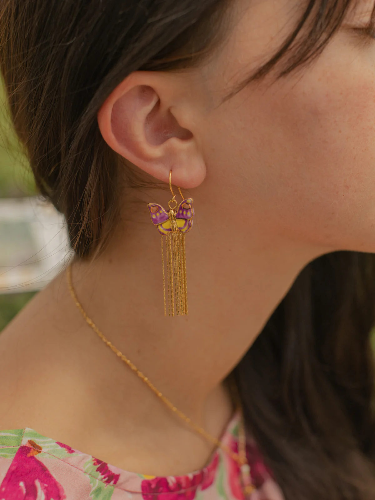 Boucles d'oreilles papillon violet à franges - Image 2