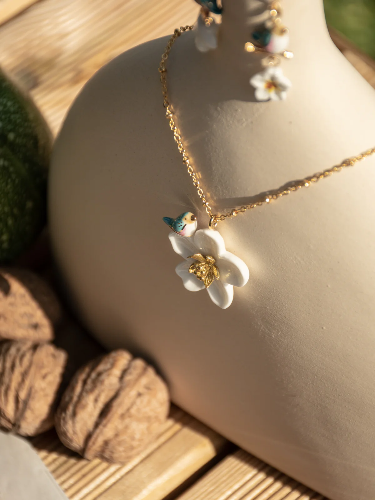 Collier fleur de poirier et oiseau - Image 7