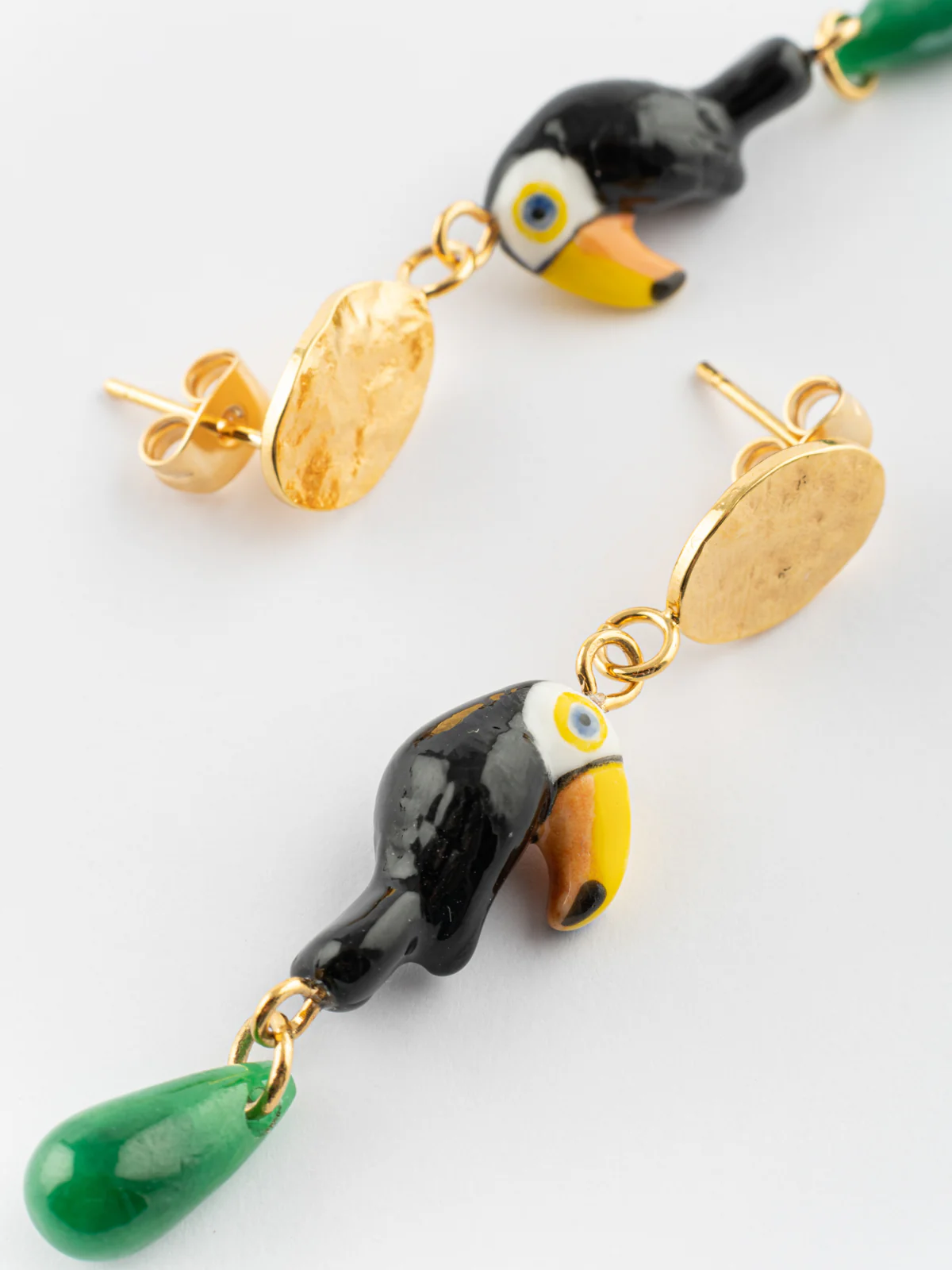 Boucles d'oreilles martelées toucan & jade - Image 4