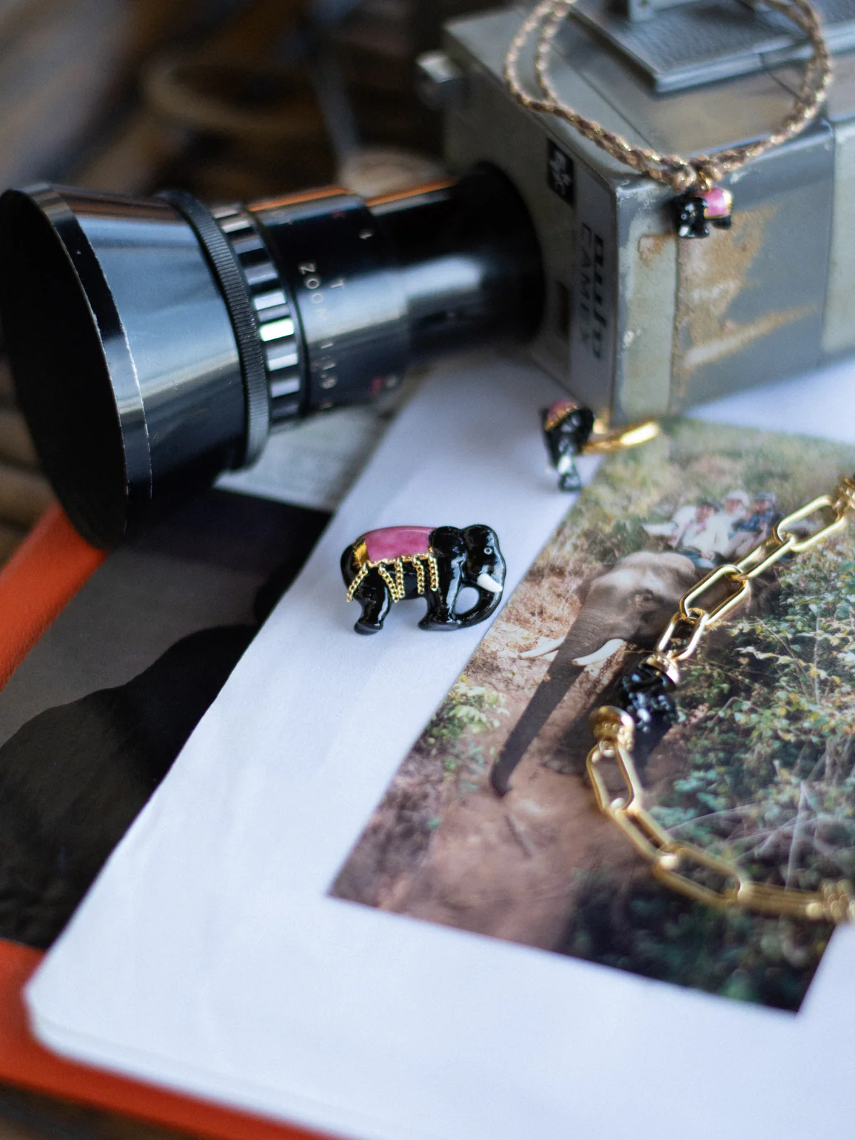 Pin's éléphant d'Asie - Image 3