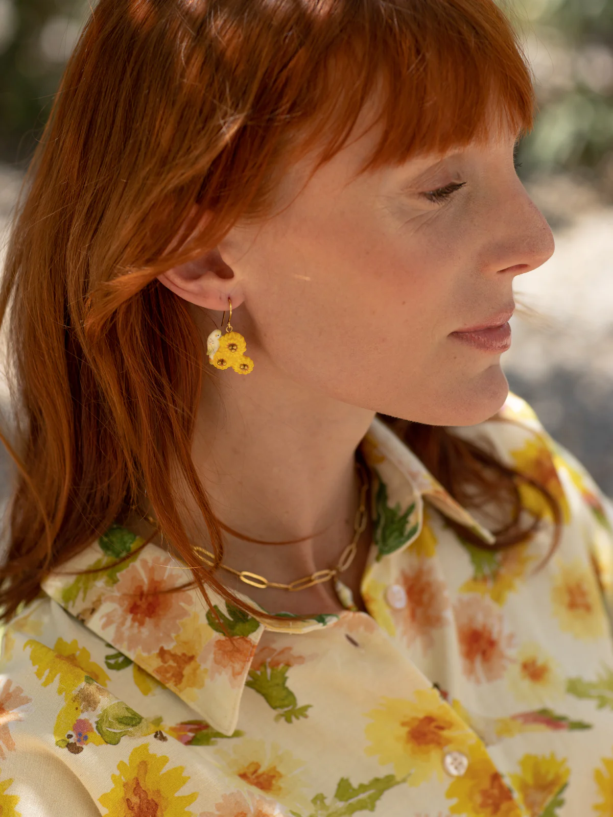 Boucles d'oreilles perruche sur pissenlits jaunes - Image 2