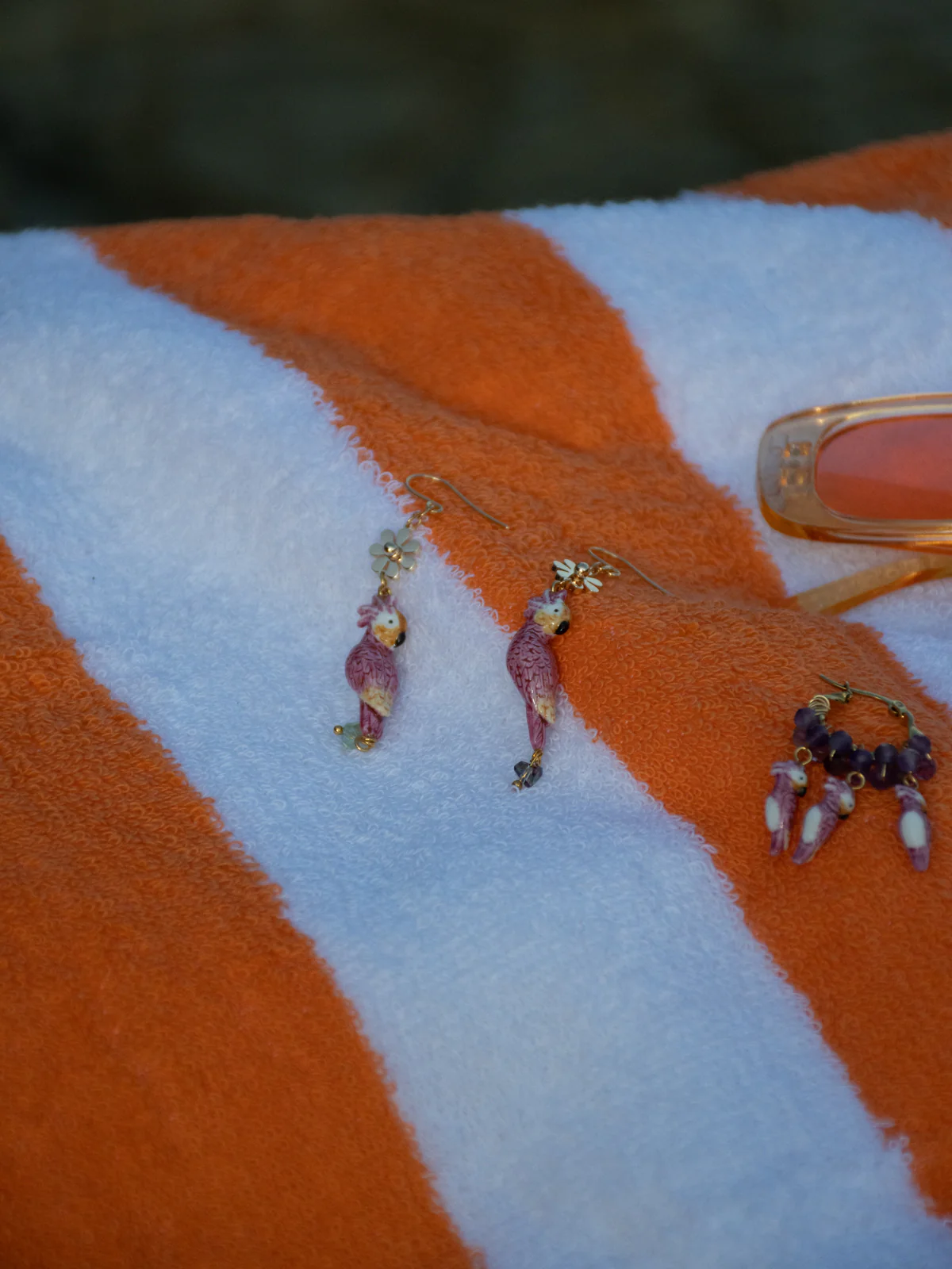 Boucles d'oreilles cacatoès et pampilles - Image 3