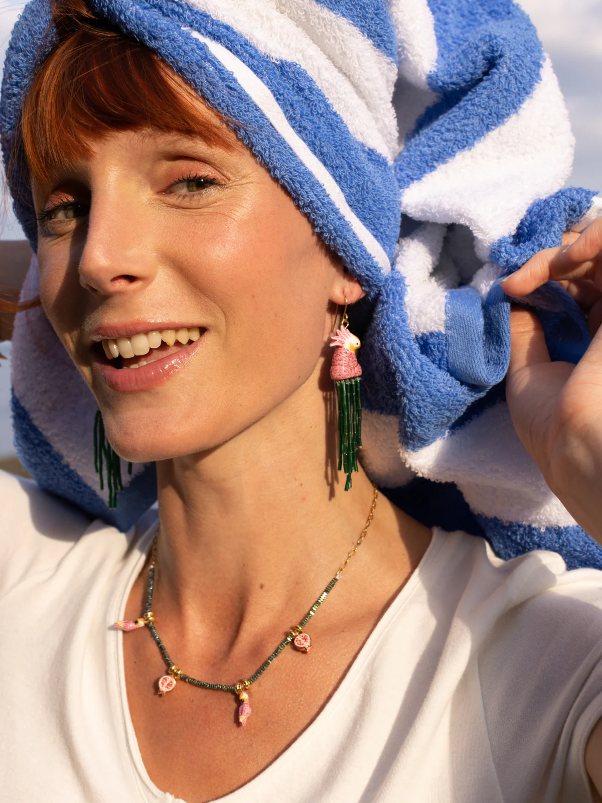 Boucles d'oreilles cacatoès et perles - Image 2