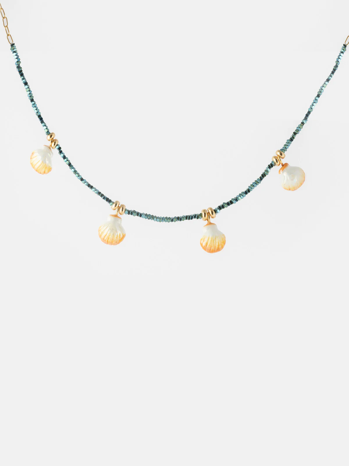 Collier perles d'hématite coquillages - Image 4
