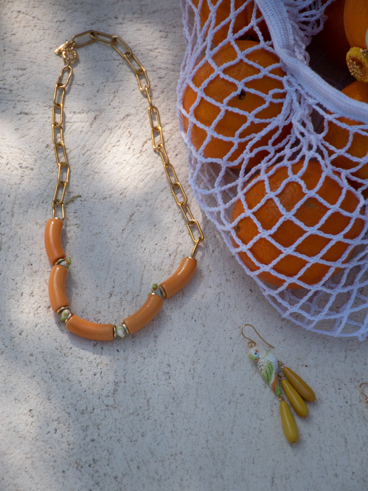 Collier perruches & perles oranges - Image 4