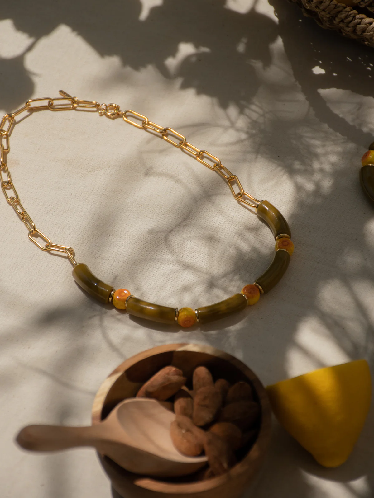 Collier pissenlits & perles vertes - Image 4