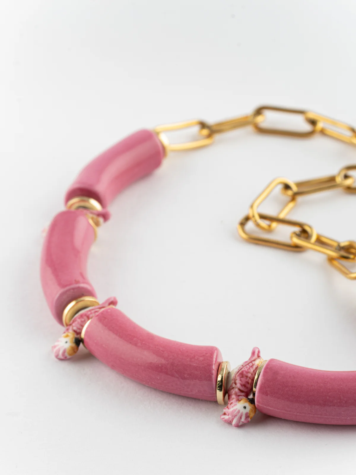 Collier cacatoès et perles roses