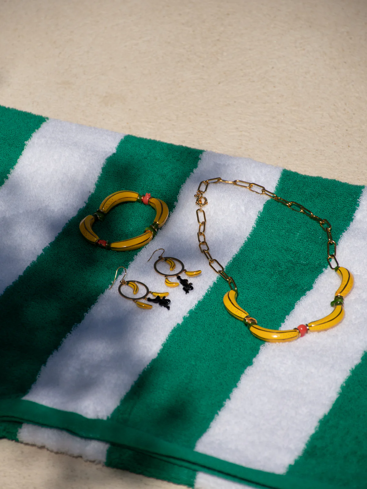 Collier fruits et perles bananes jaunes - Image 4