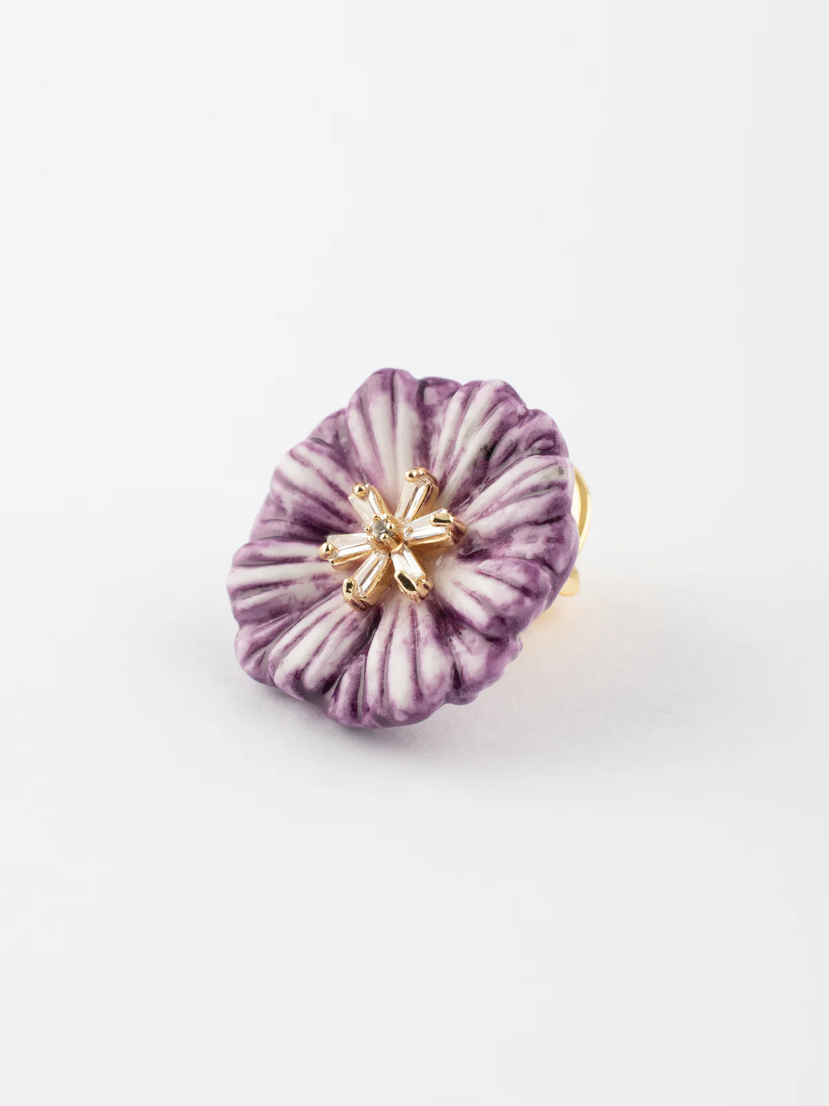 Pin's chardon violet