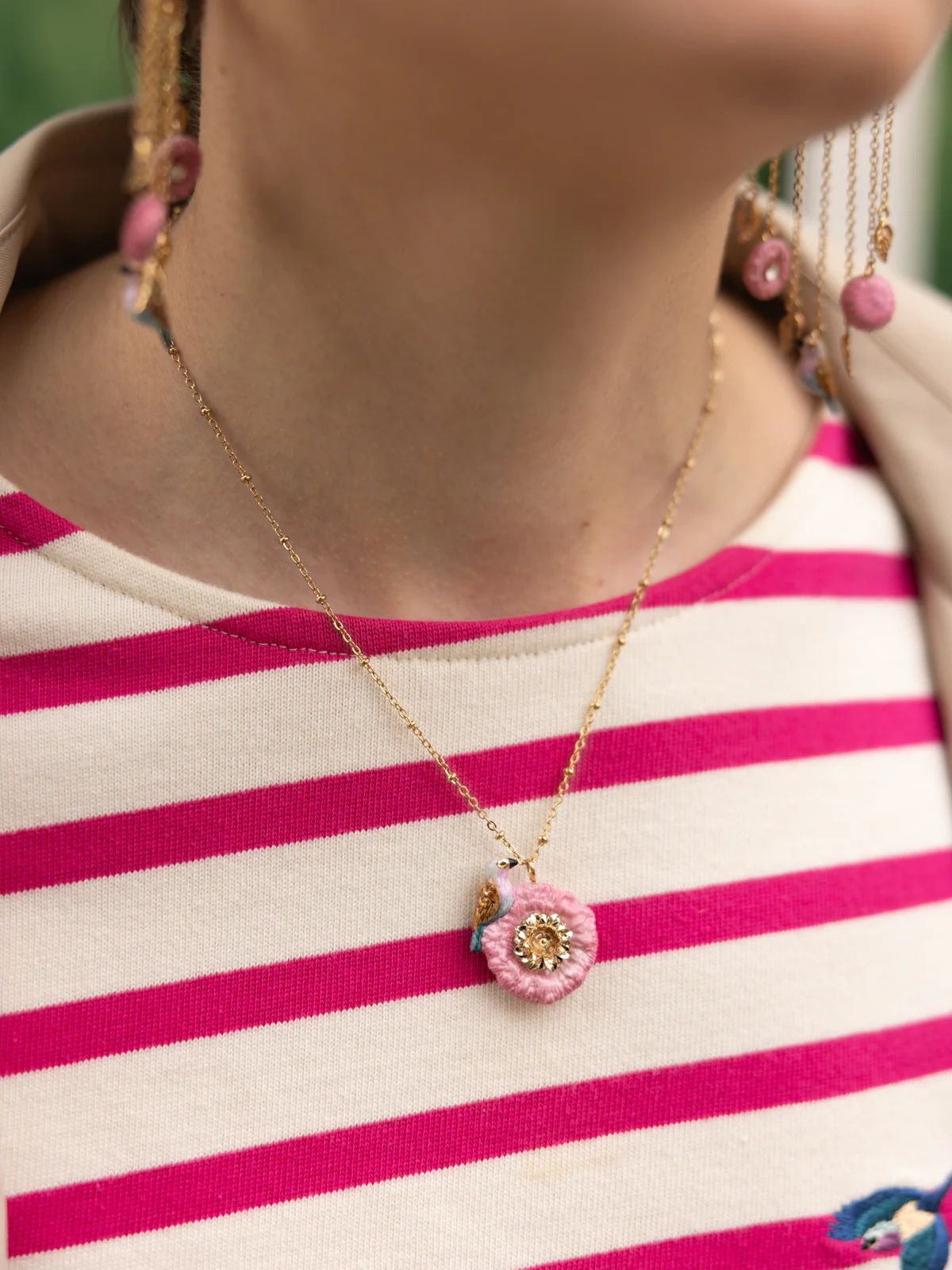 Collier chardon rose & oiseau Rollier - Image 2