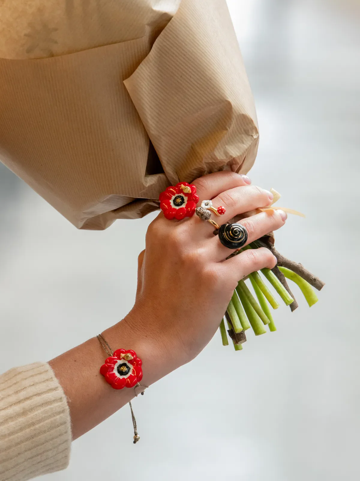 Bague anémone rouge - Image 4