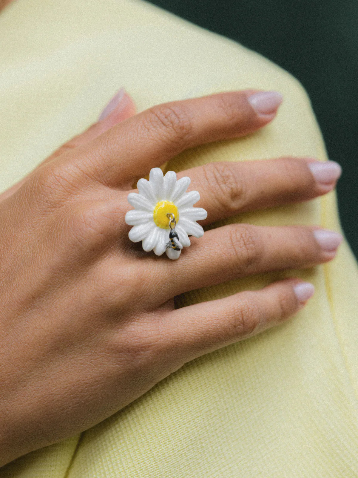 Bague maxi marguerite et pampille abeille - Image 3