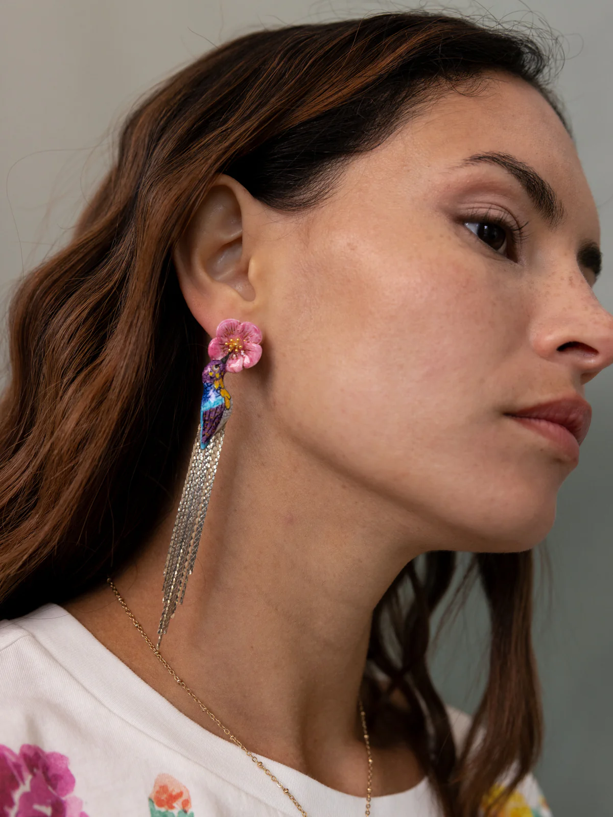 Boucles d'oreilles colibri d'Anna à franges - Image 3