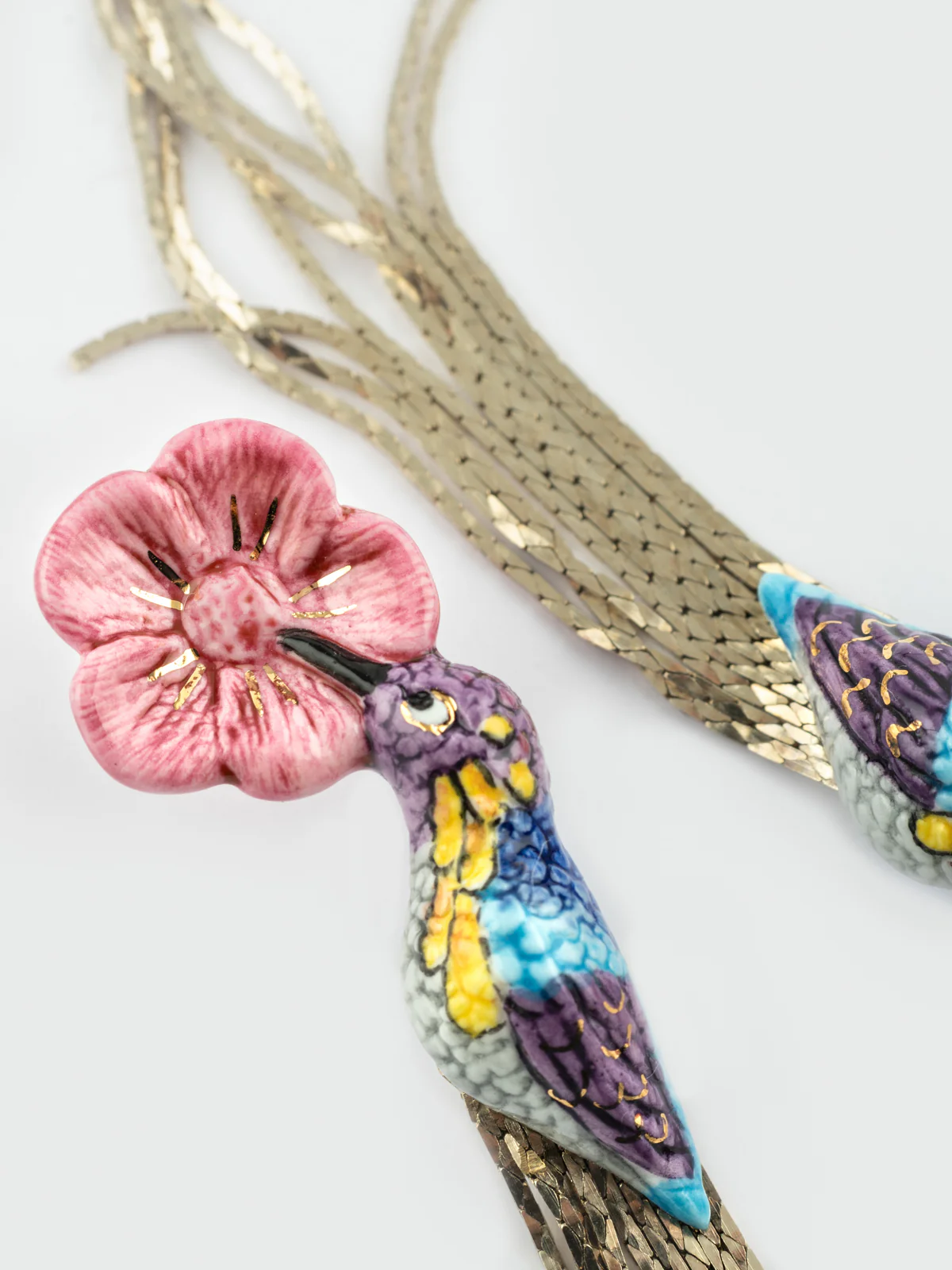 Boucles d'oreilles colibri d'Anna à franges - Image 4