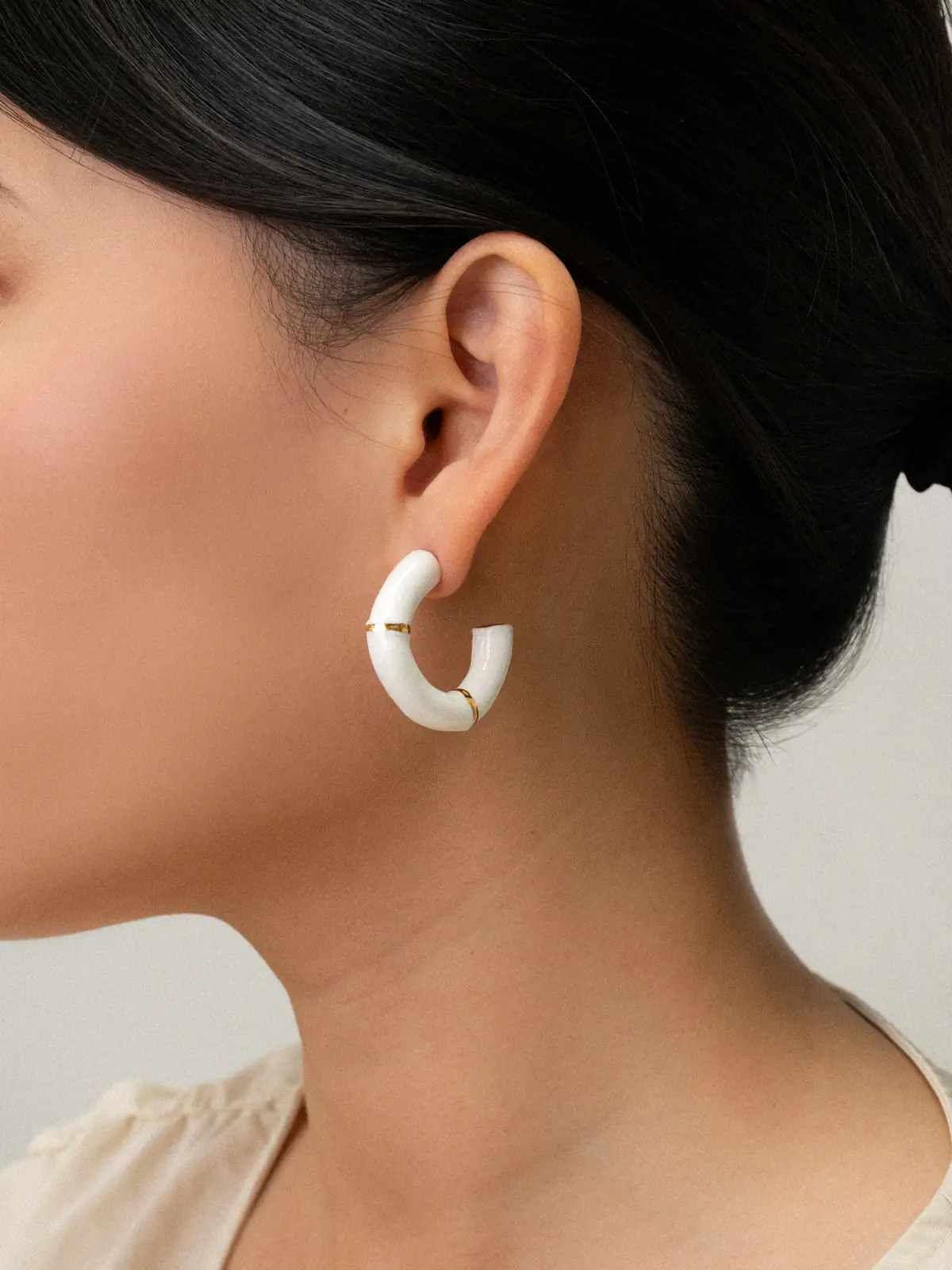 Boucles d’oreilles créoles bambou blanc - Image 3