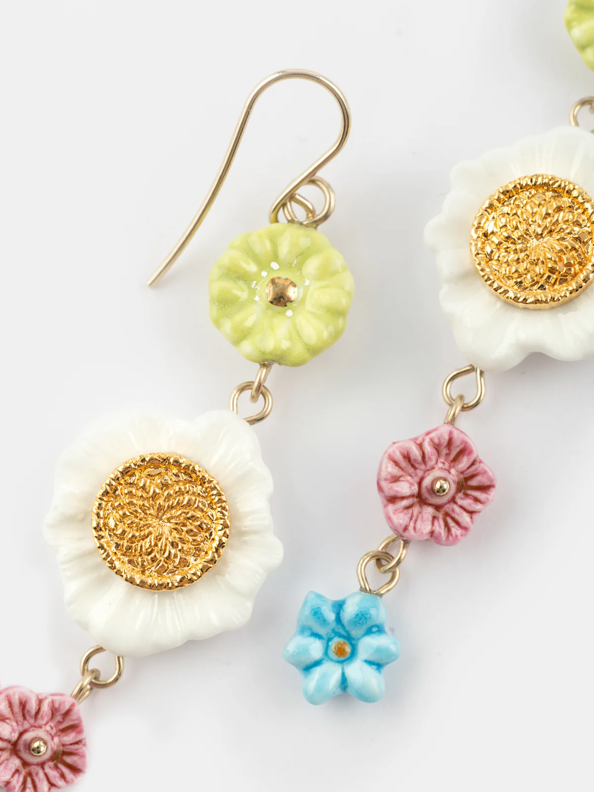 Boucles d'oreilles pendantes à fleurs - Image 5