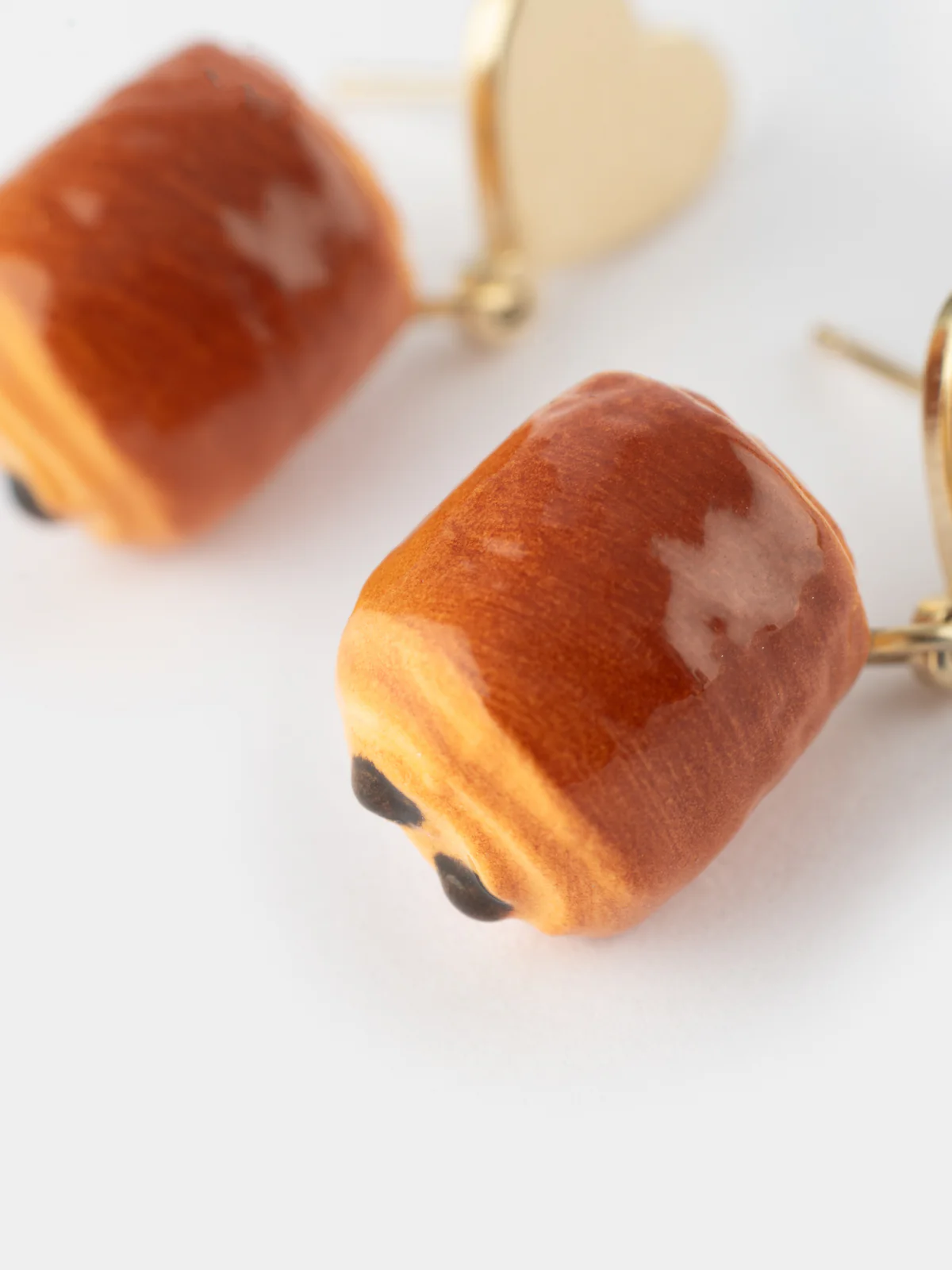 Puces d'oreilles pendantes cœur et chocolatine - Image 6