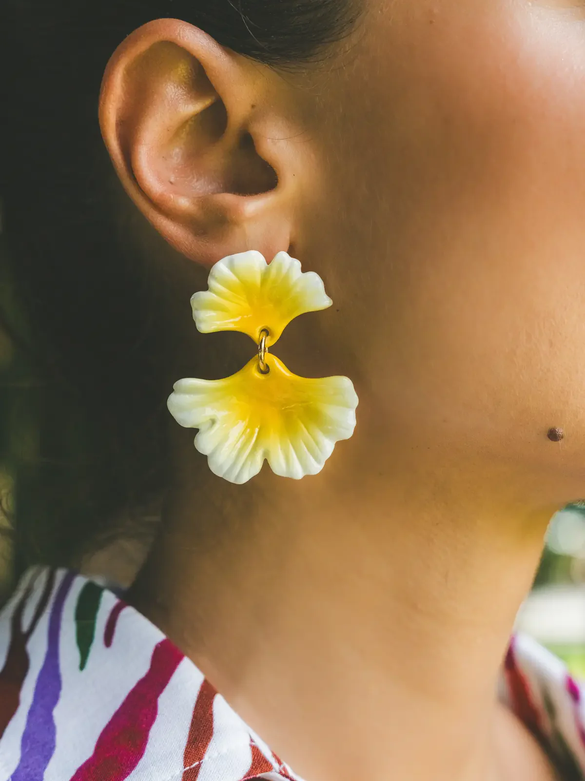 Boucles d’oreilles pendantes feuilles de ginkgo jaunes - Image 3