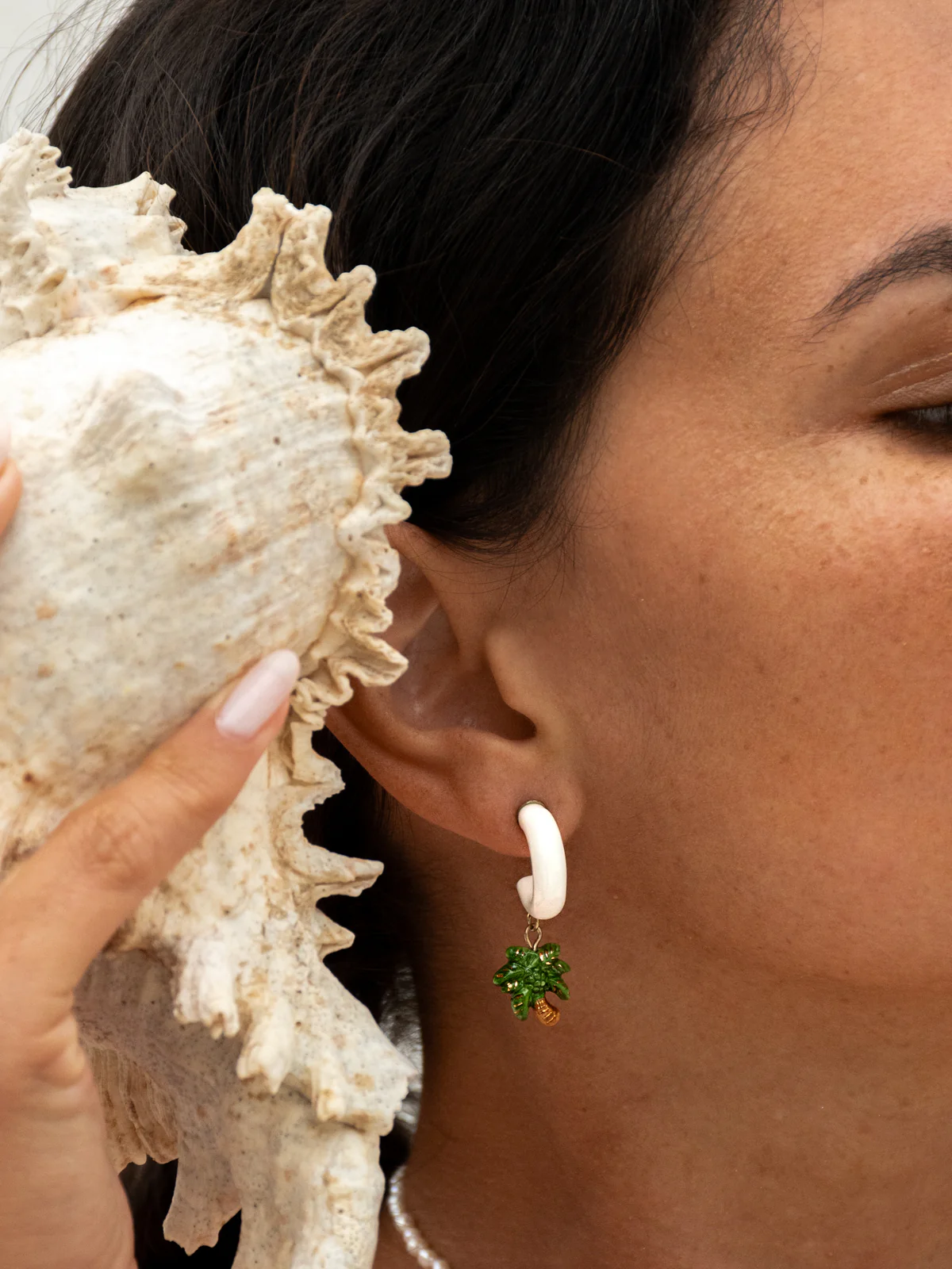 Boucles d'oreilles blanches palmier