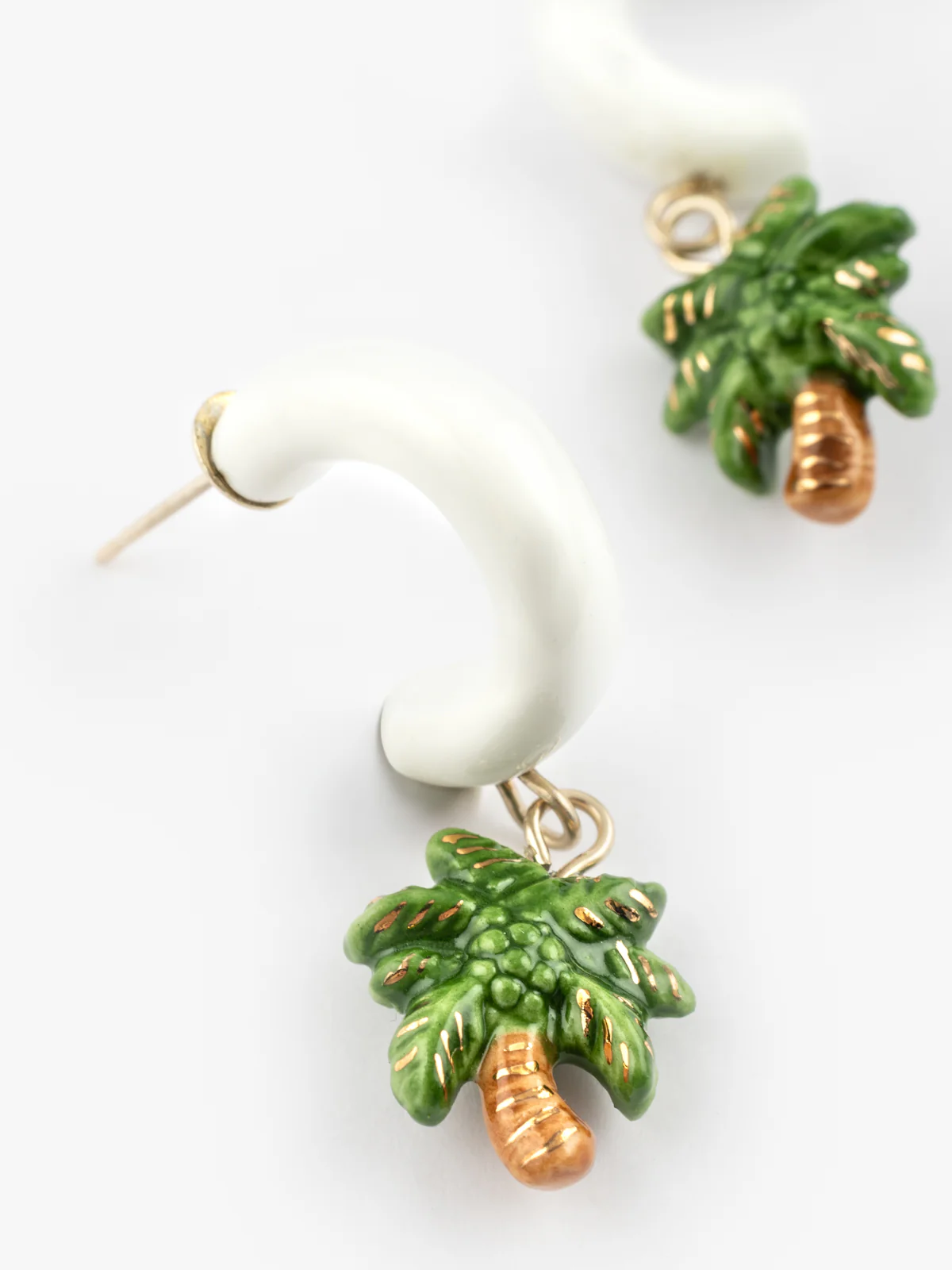 Boucles d'oreilles blanches palmier - Image 3