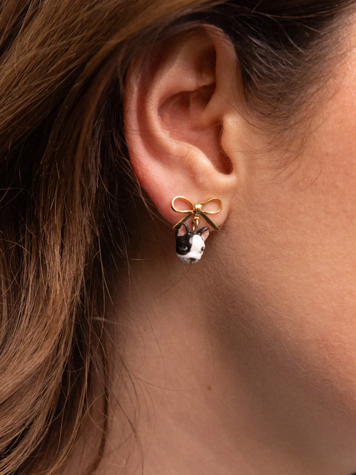 Boucles d'oreilles puces - chien Bulldog Français et nœud - Image 2