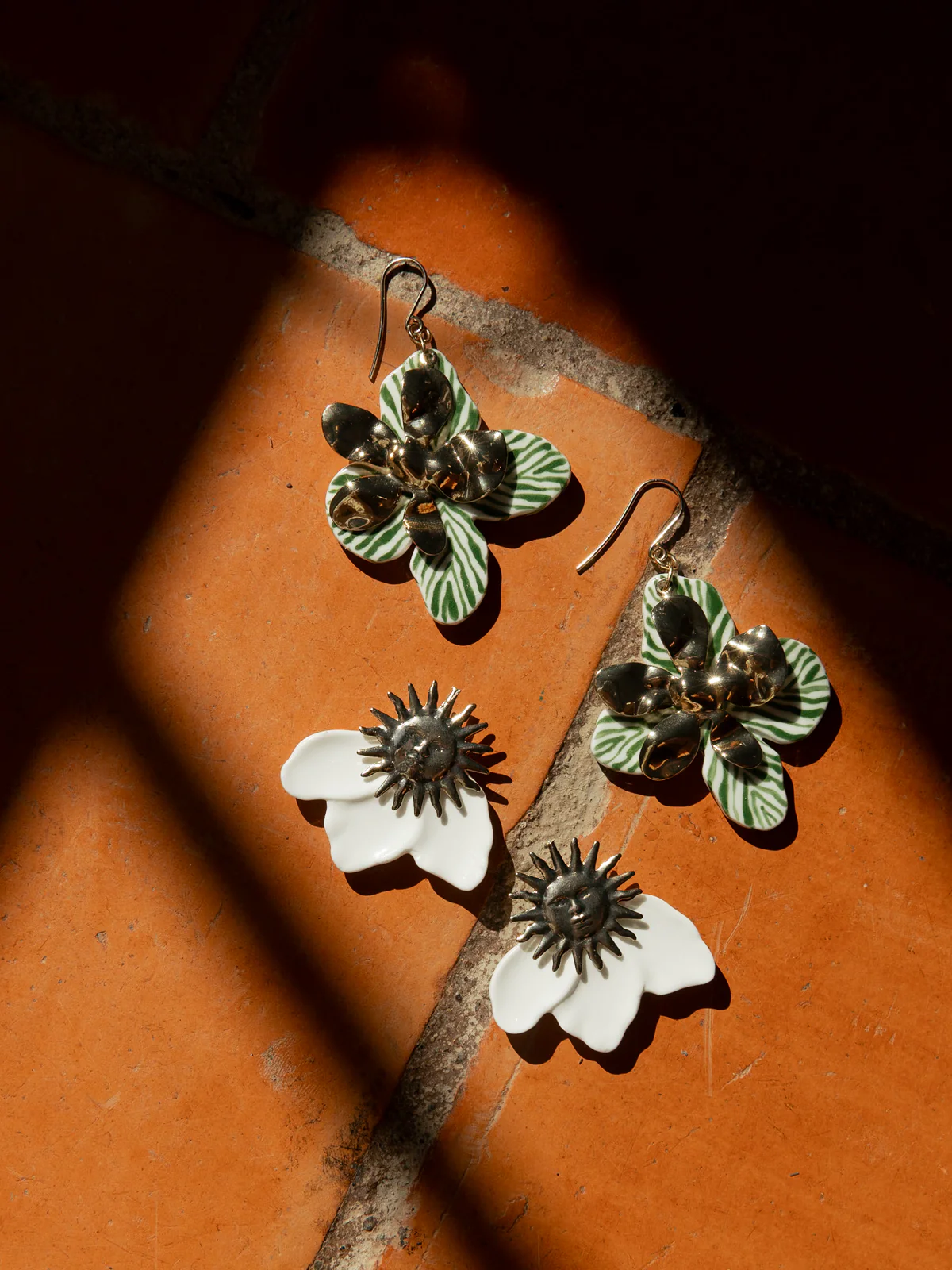 Boucles d'oreilles pendantes pétales zèbre vert - Image 3