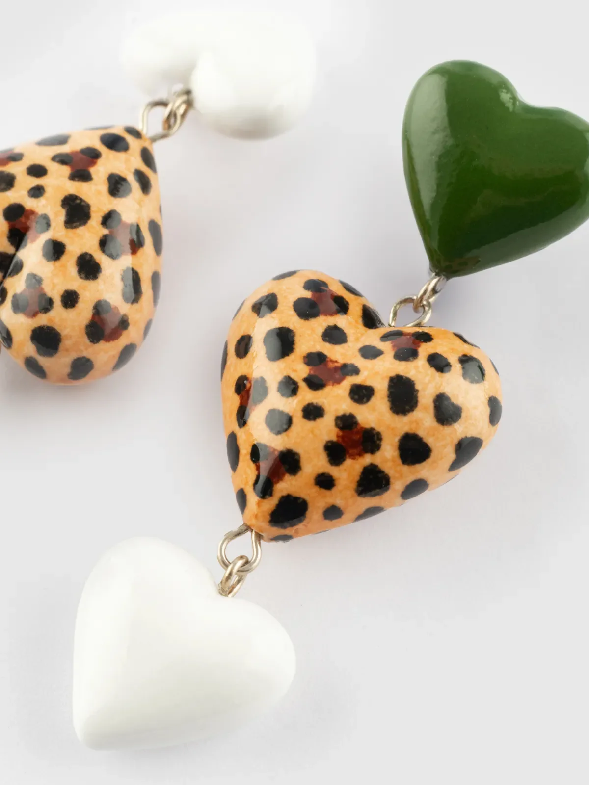 Boucles d'oreilles pendantes triples cœurs - Image 4