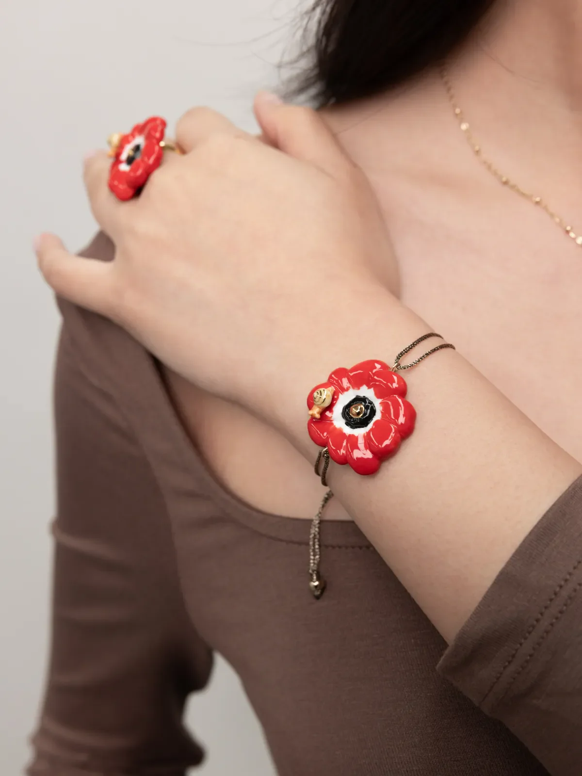 Bracelet cordon irisé anémone rouge - Image 2