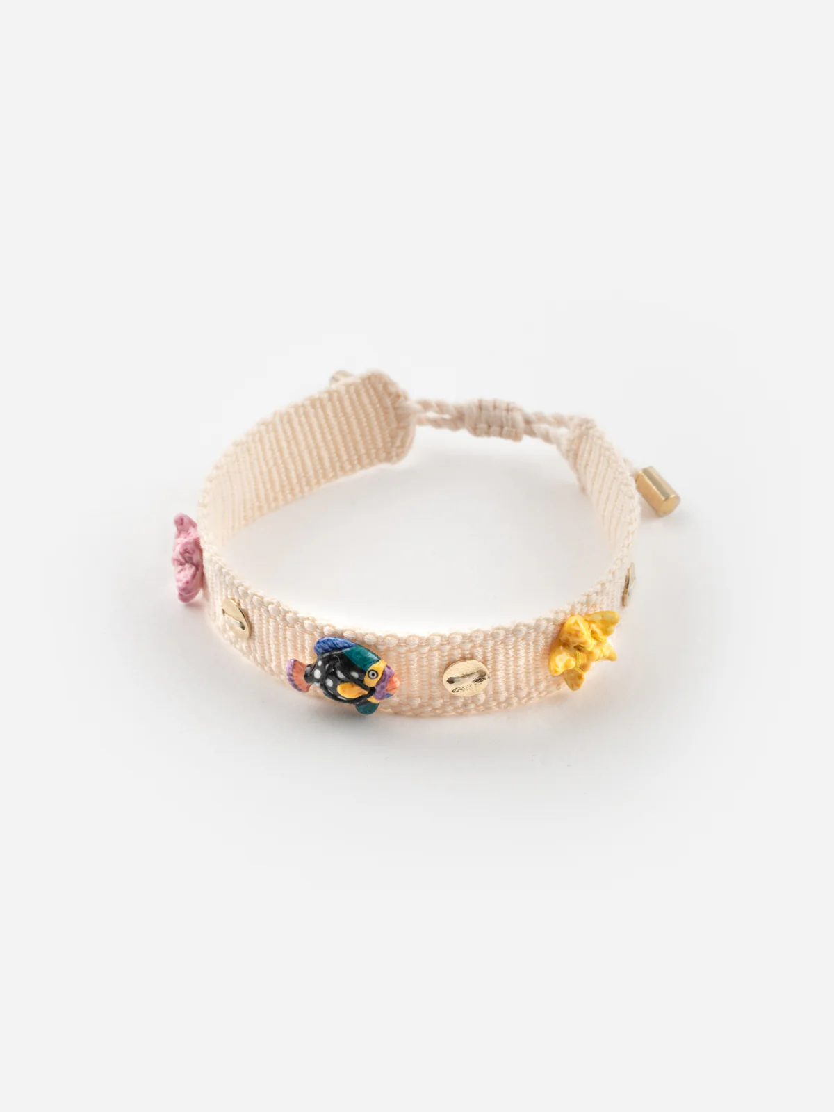 Bracelet tressé beige à charms - Image 4
