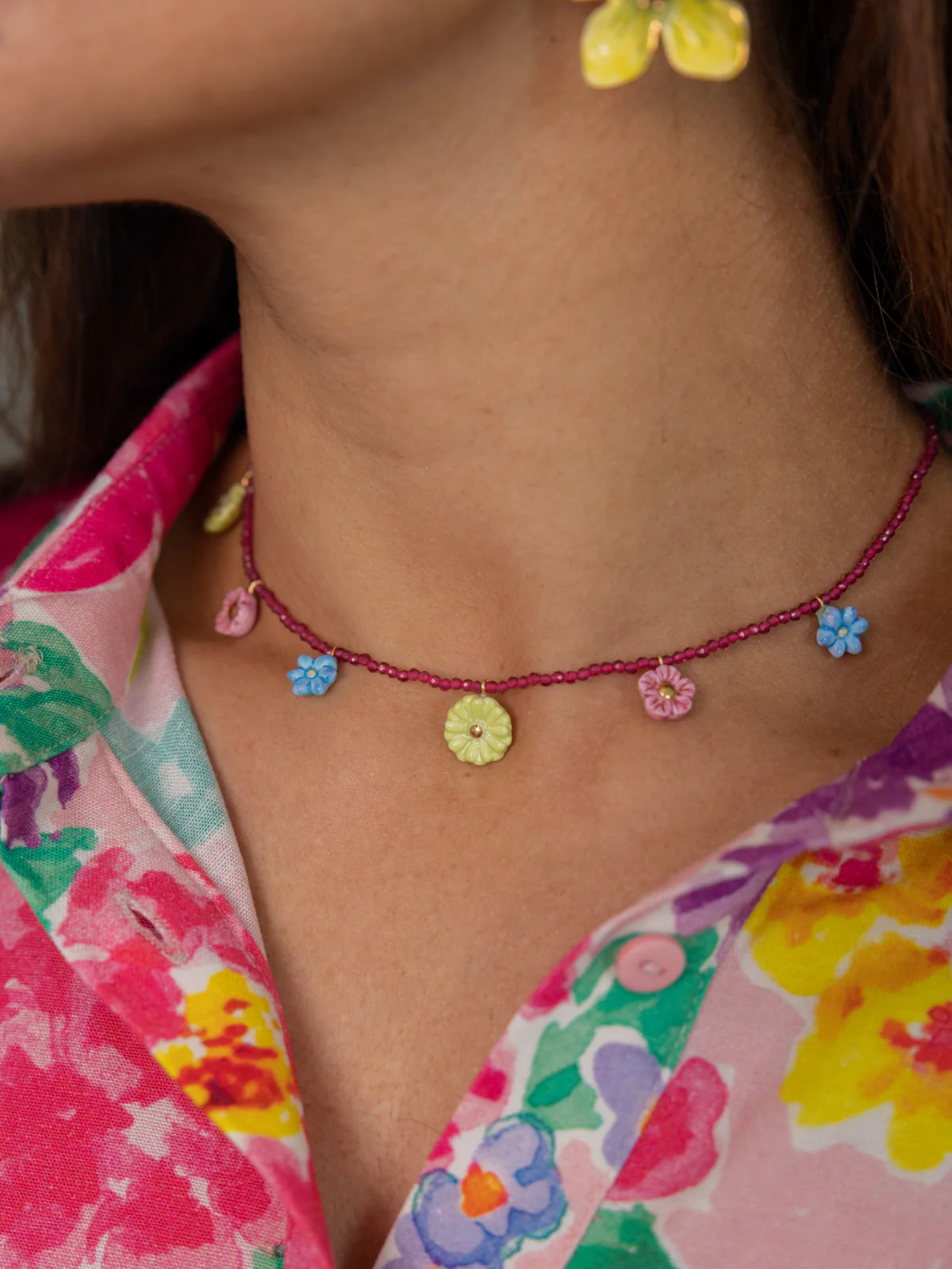 Collier perles et fleurs - Image 2