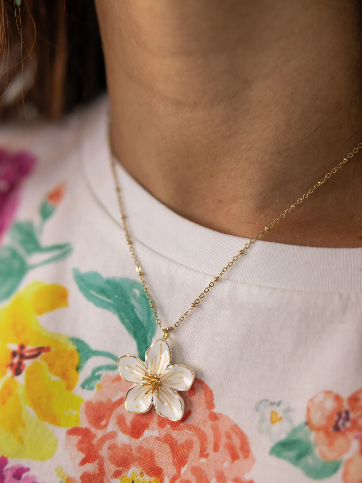 Collier fleur blanche - Image 3