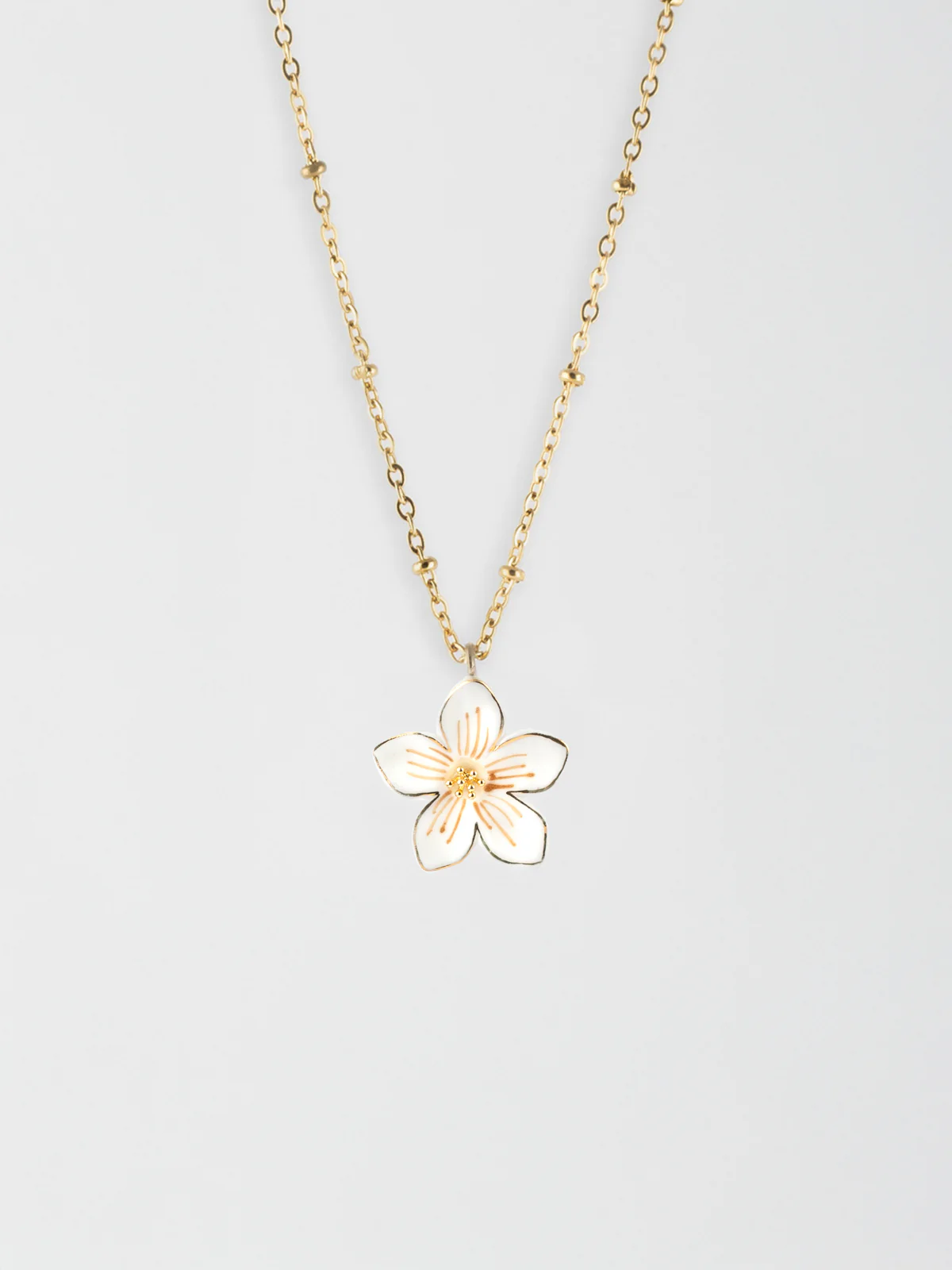 Collier fleur blanche - Image 4