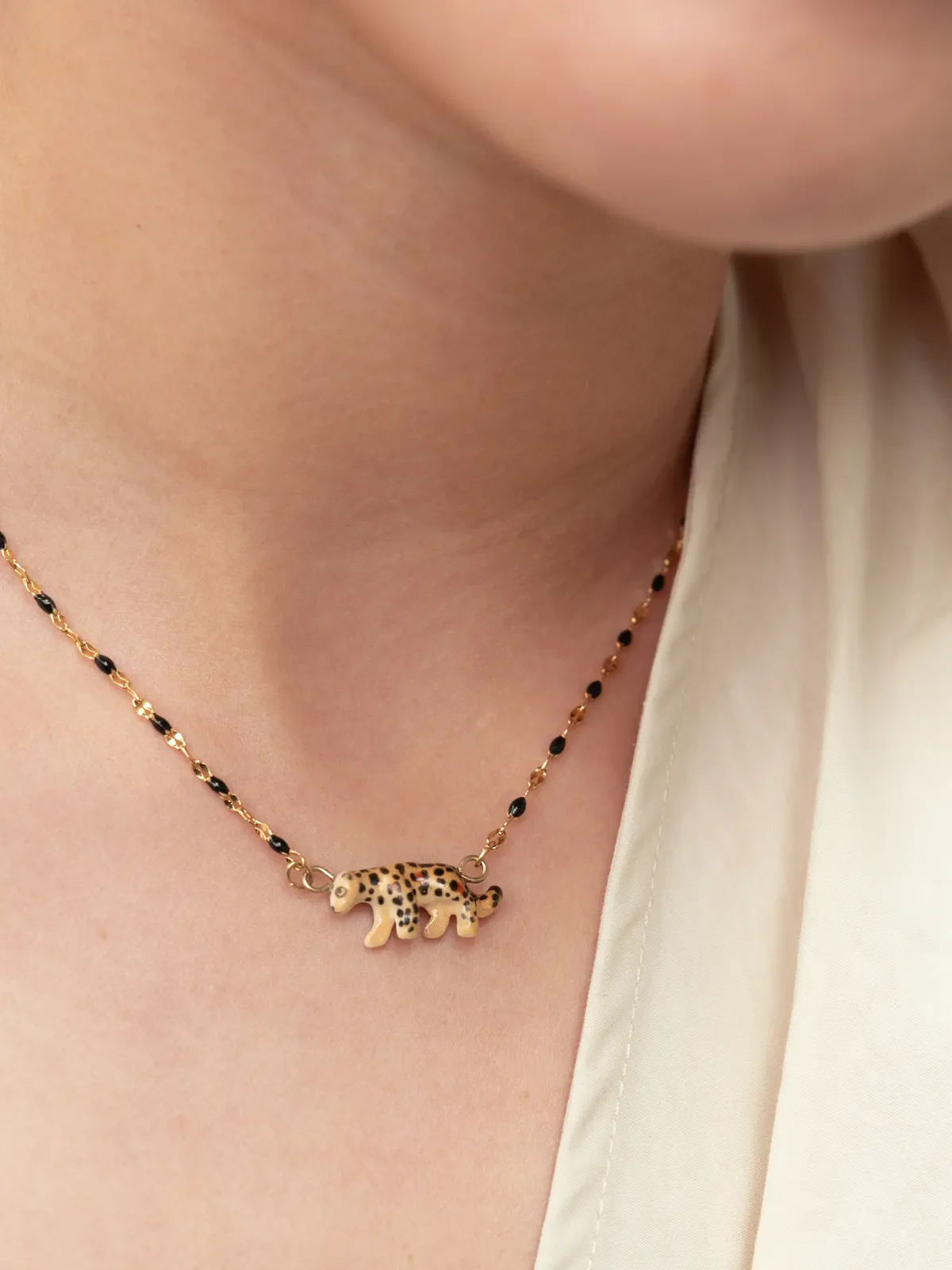 Collier perles et léopard - Image 2