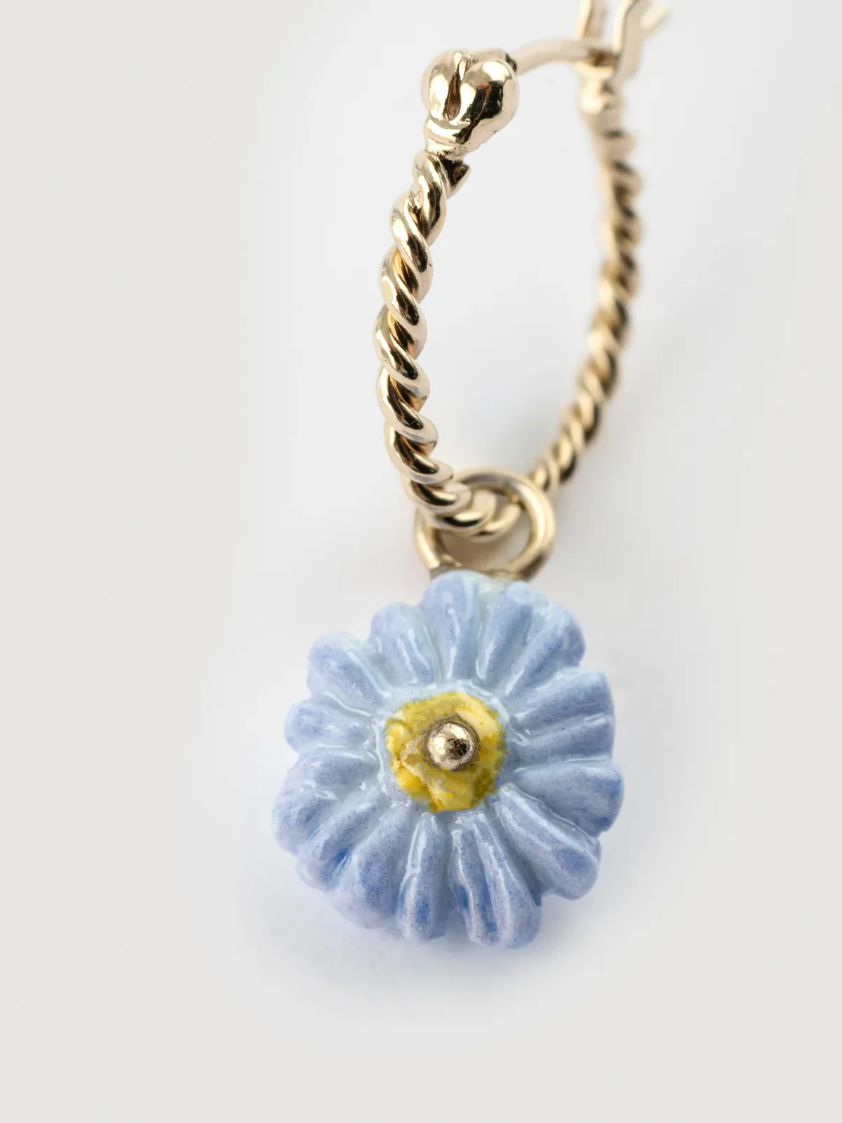Mini créole fleur anémone blue - Vendue à l'unité - Image 3