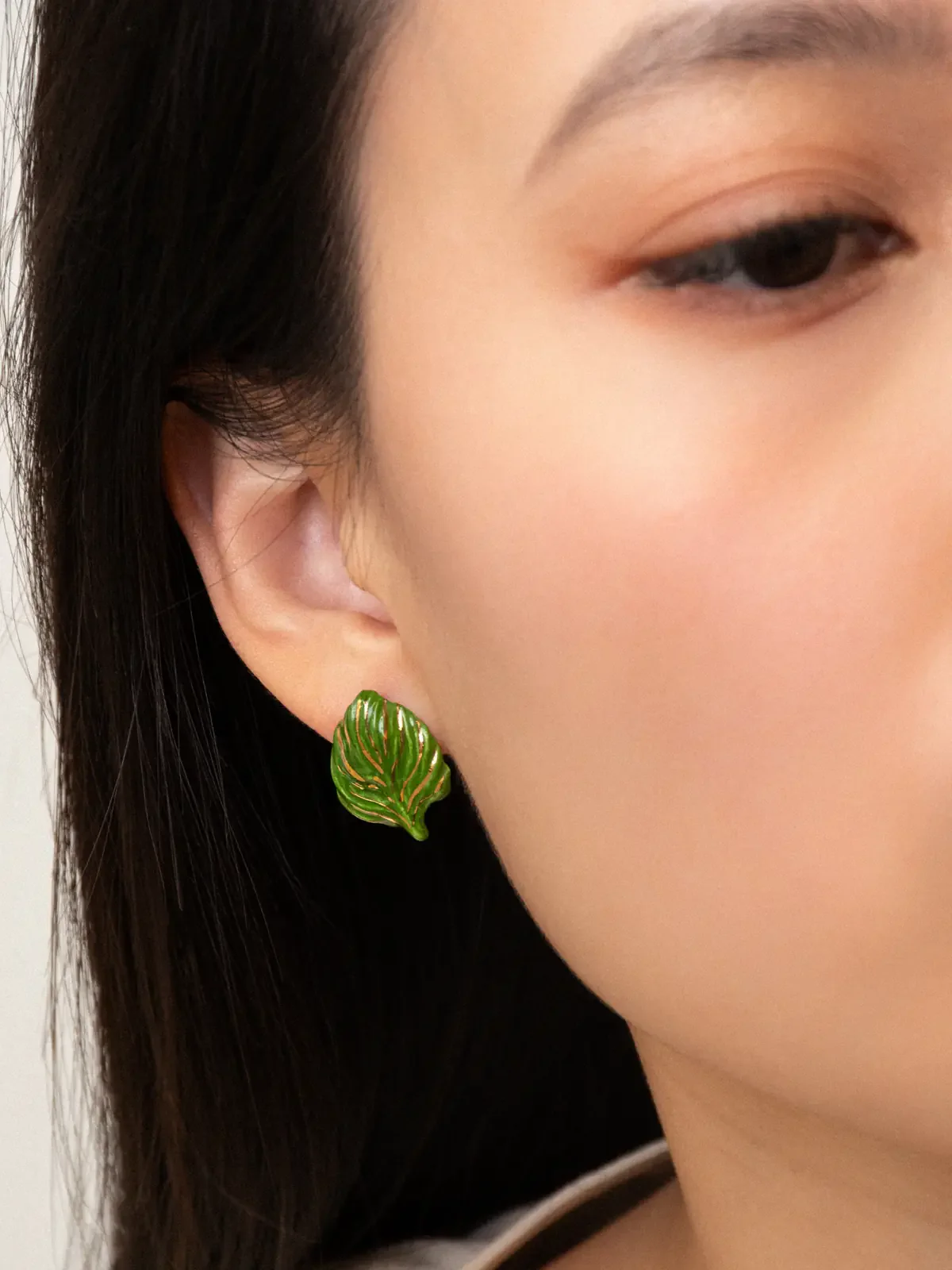 Boucles d'oreilles puces - feuille et coccinelle - Image 3